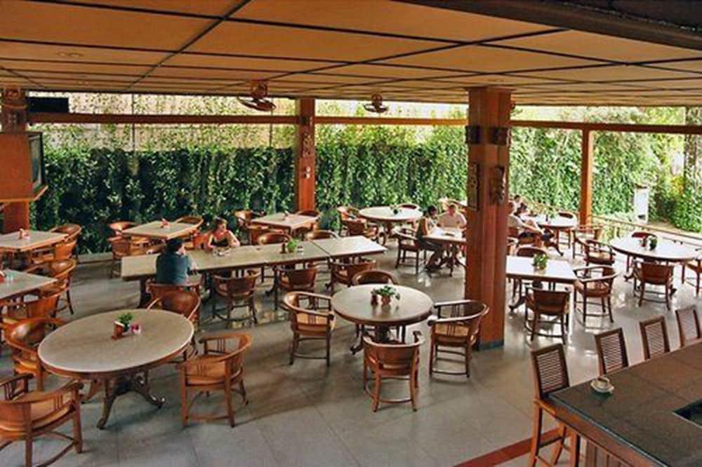 Green Garden Hotel Kuta  Exterior photo