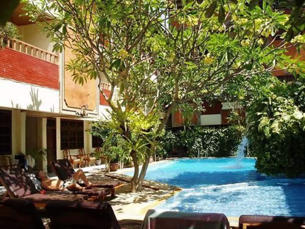 Green Garden Hotel Kuta  Exterior photo