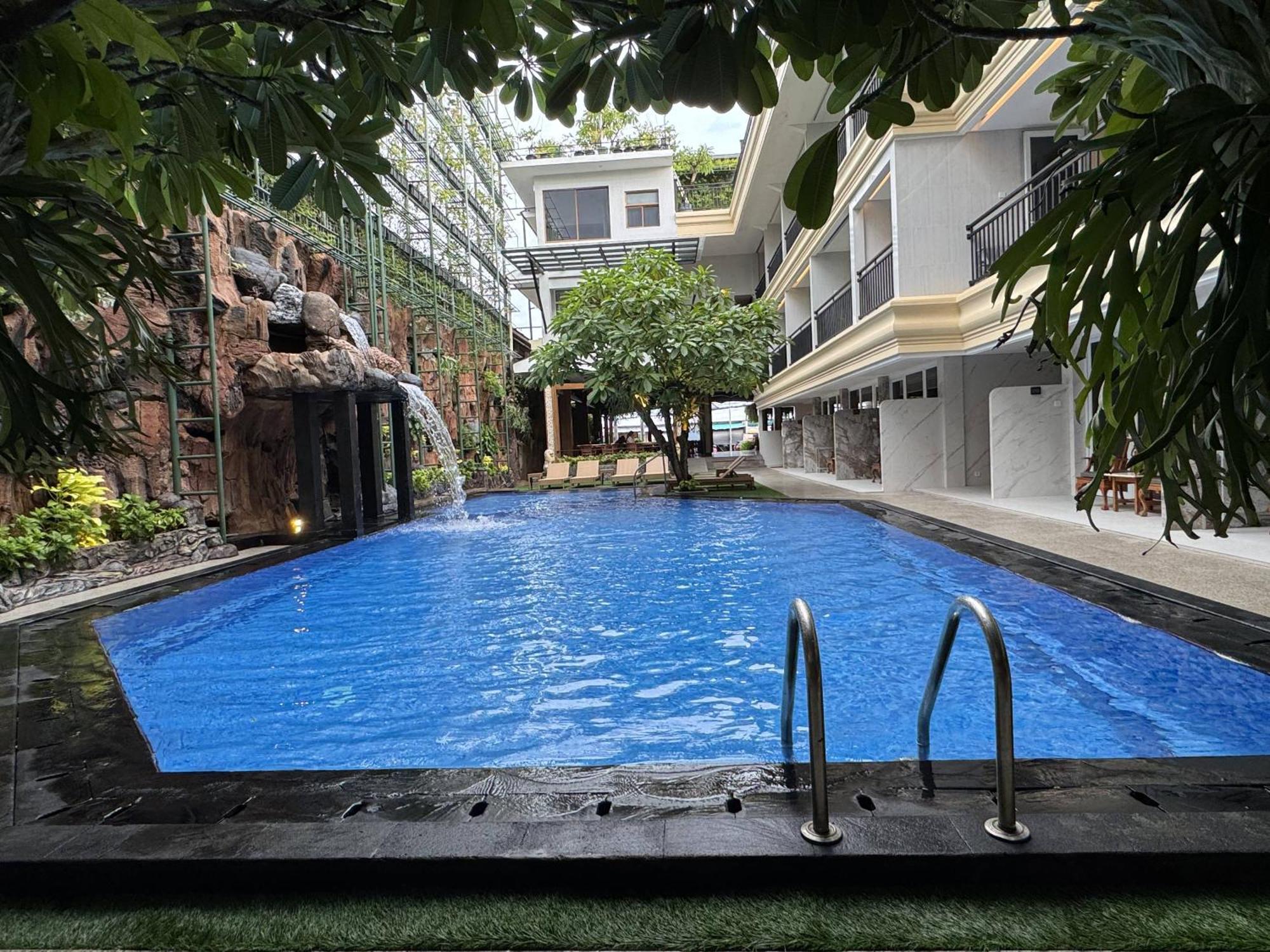 Green Garden Hotel Kuta  Exterior photo